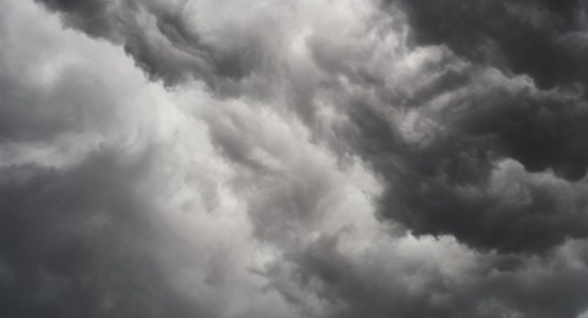 Silny wiatr i lokalne burze zbliżają się do Płocka