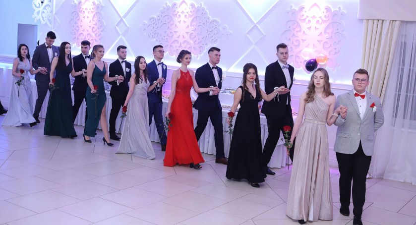 Bal studniówkowy IV LO w Złotej Komnacie [ZDJĘCIA, FILM]