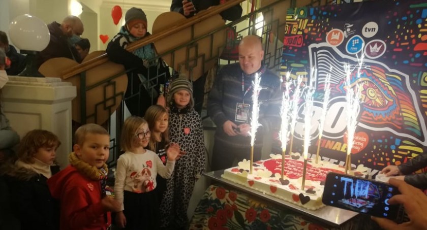 Rekordy biły rekordy! Zwycięski płocki WOŚP zagrał na przekór wichurze