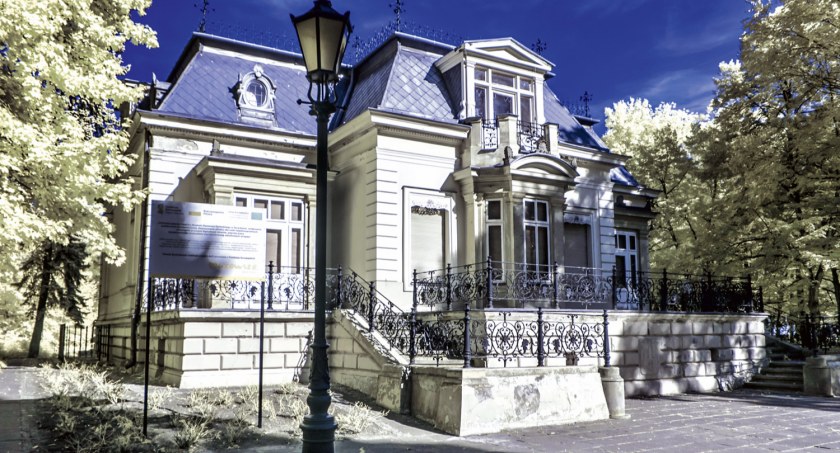 Żyrardów i Sochaczew. W zachodniej części Mazowsza