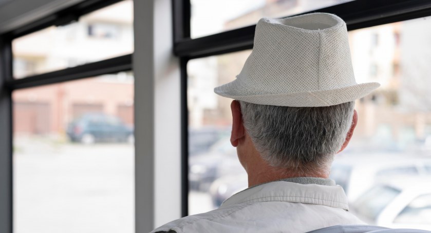 Jaki bilet powinniśmy kasować teraz w autobusach? Gdzie można kupić bilety uzupełniające? Dla starszych osób nie jest to takie proste...