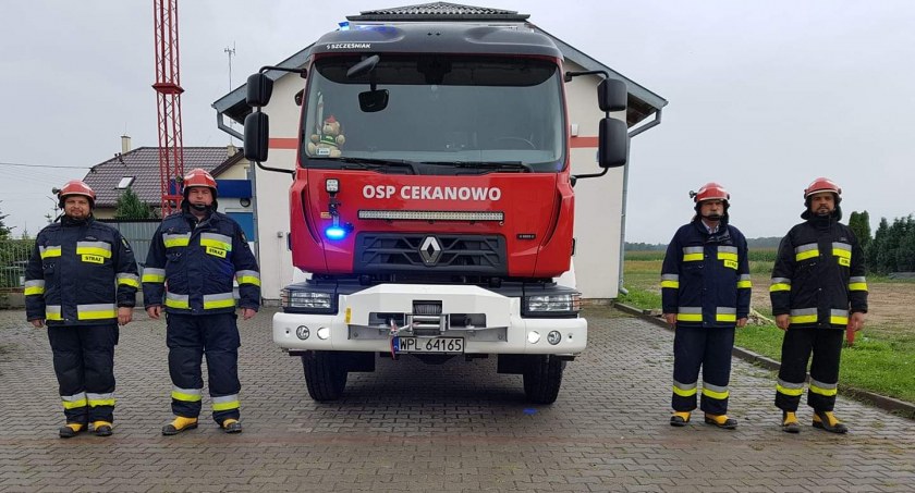 Nieustraszeni z Cekanowa i ich Super Renault