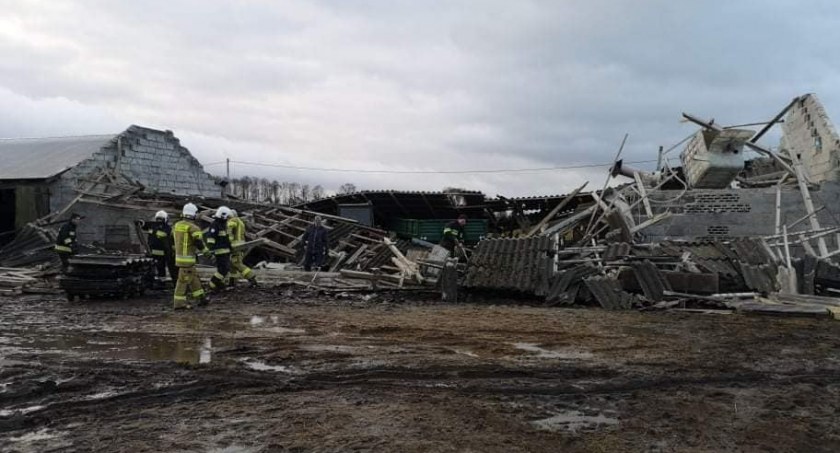 Znów SMS-y ostrzegają o fatalnej pogodzie. A jeszcze nie uporaliśmy się ze skutkami wczorajszej wichury [FOTO]