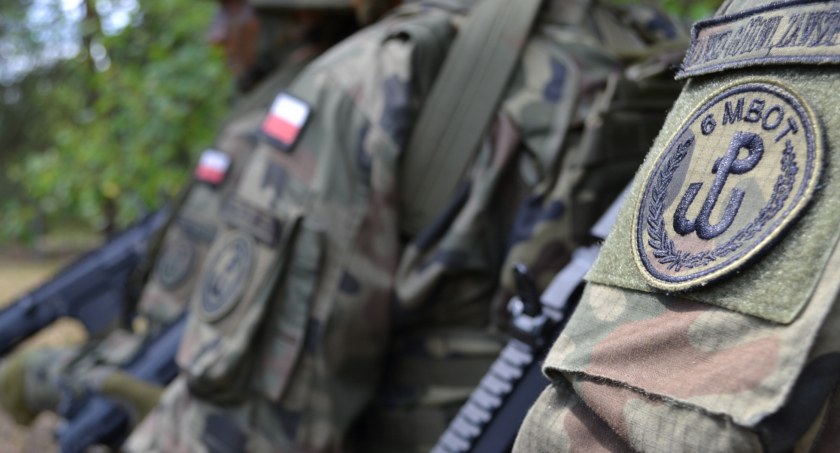 Żołnierze WOT będą pomagać przy przyjmowaniu uchodźców. Wydano status natychmiastowego stawiennictwa