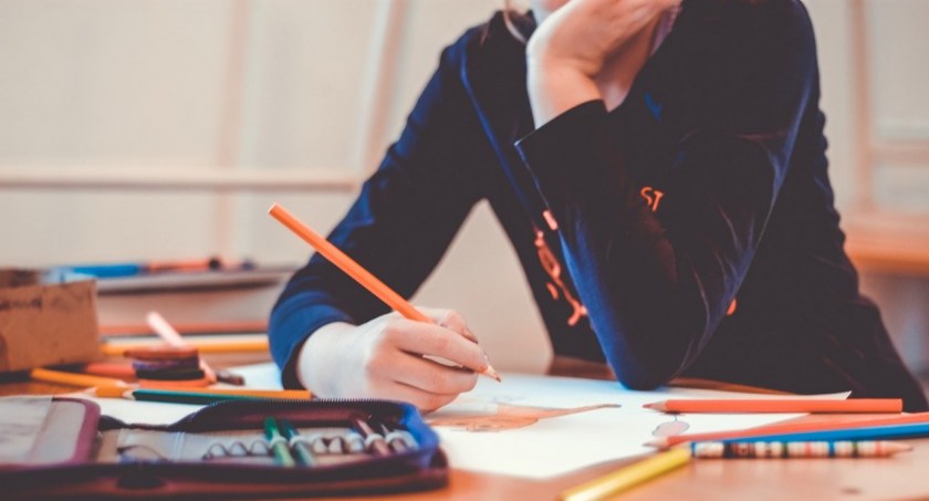 Jak wykorzystać „klikalne” tematy w rozmowie z nastolatkiem? Szkolenie dla nauczycieli, pedagogów i rodziców