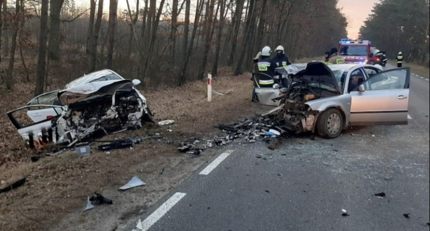Wypadek w Cieślach. Droga DK-62 zablokowana do godz. 10.00.