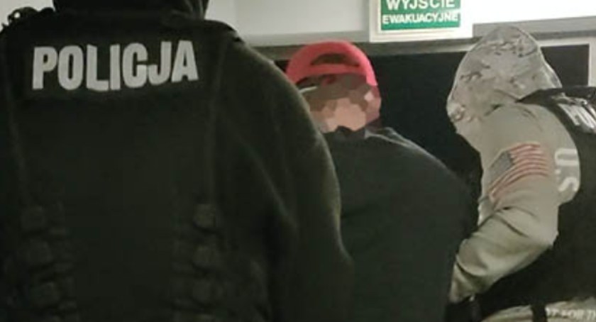 Policja podaje szczegóły zatrzymania Radosława K. Miał przy sobie nóż, był nietrzeźwy i miał obrażenia ciała niezagrażające życiu