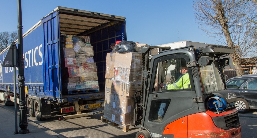 Kolejny transport z pomocą humanitarną