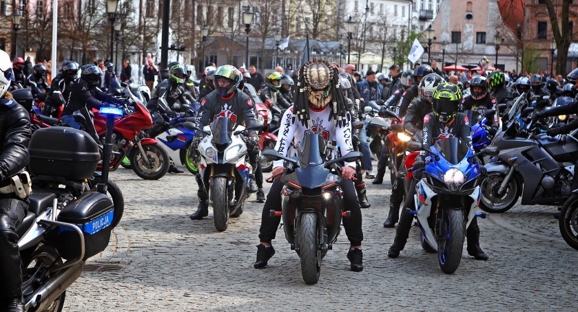 Sobotni najazd motocykli na Płock. Sezon już otwarty! [FOTO]