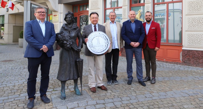 Uczniowie ze szkół Płocka i regionu. Za złotówkę do muzeum i teatru