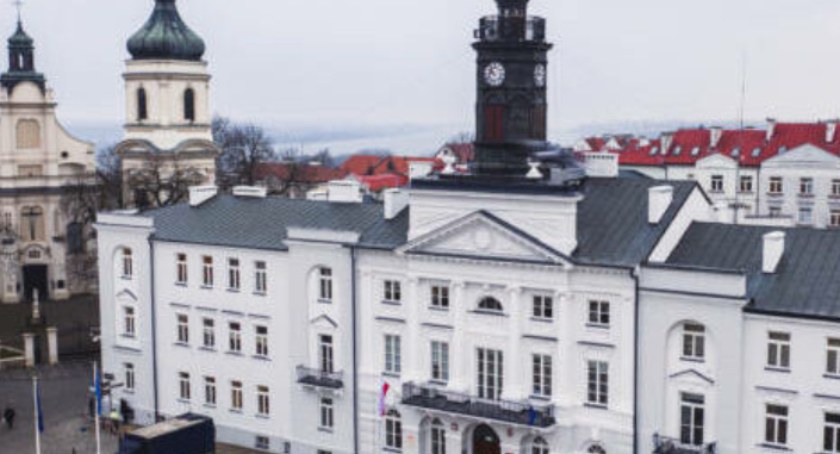 Kasa w ratuszu czynna tylko do końca czerwca. Nie oznacza to końca płatności gotówkowych