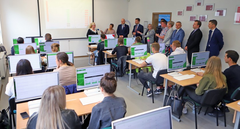 Studenci Mazowieckiej Uczelni Publicznej mają wyjątkową grę. Zobaczcie do czego służy i ile jest warta…