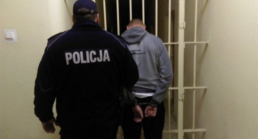 We trzech napadli na 23-latkę. Brutalny rozbój w centrum miasta