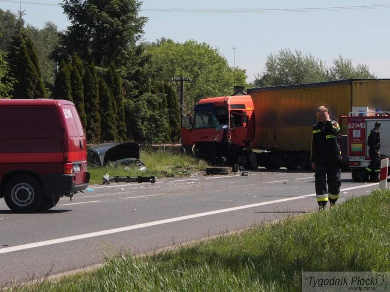 Wypadek na drodze krajowej nr 10. Trzy osoby w szpitalu