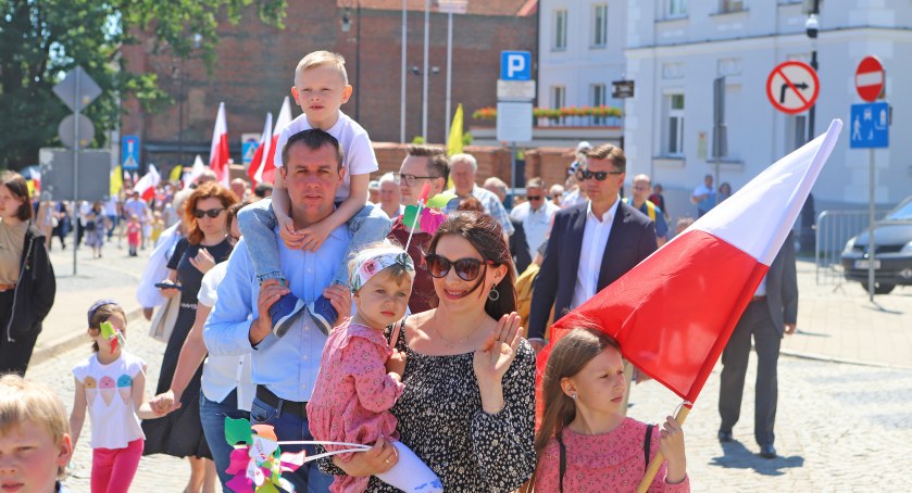Ulicami Płocka przeszedł Marsz dla Życia i Rodziny. Diecezjalne święto [ZDJĘCIA]