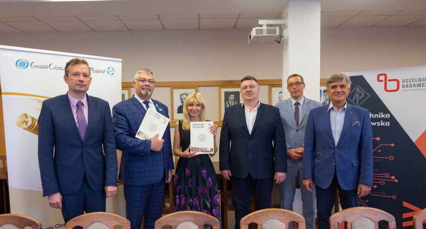 Politechnika podpisała porozumienie o współpracy z Guala Closures DGS Poland
