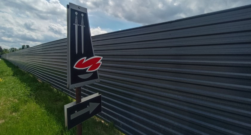 Nie tak powinno się dbać o dojazd do płockich miejsc pamięci... Bratnia Mogiła prawie niedostępna?