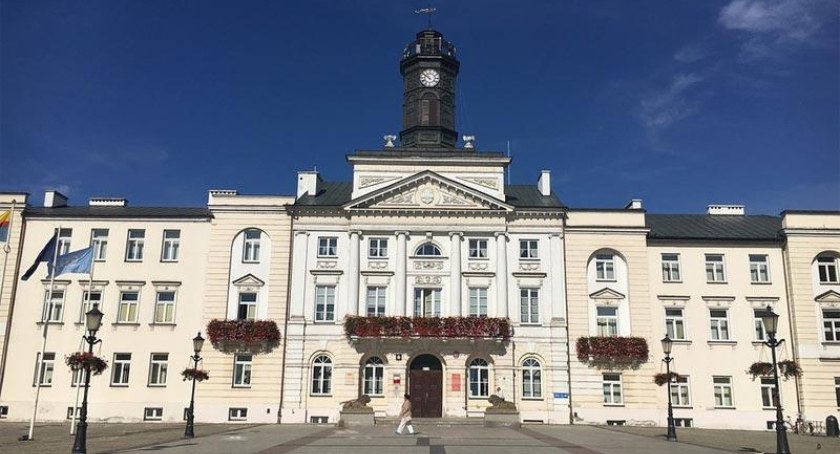 Od jutra nowe zasady wnoszenia opłat w Urzędzie Miasta Płocka