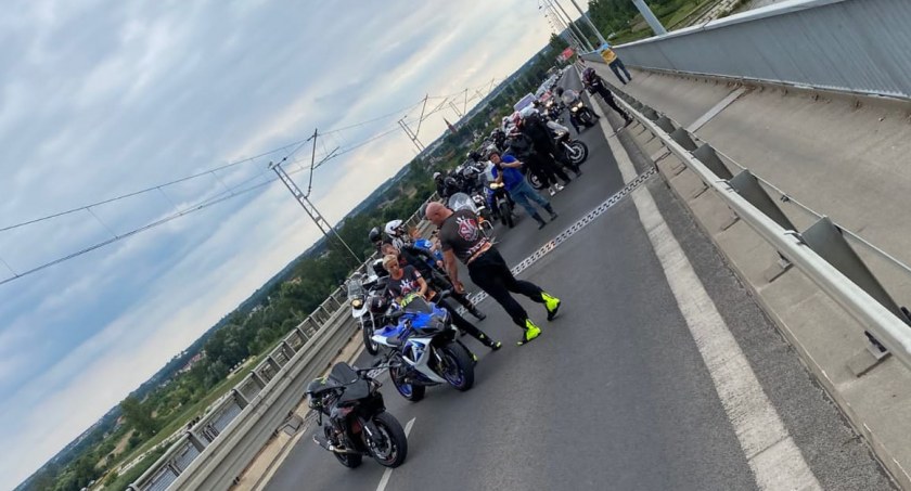 Dziś, godzina 17.00 w Płocku. Zablokowany most. Płoccy motocykliści pamiętają! [FOTO]