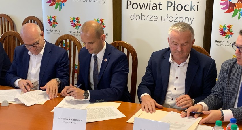 W powiecie płockim powstanie kolejne rondo. Właśnie podpisano umowę