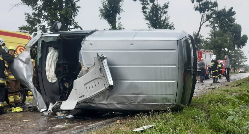 Wypadek w Osmolinie. Jedna osoba w szpitalu [FOTO]