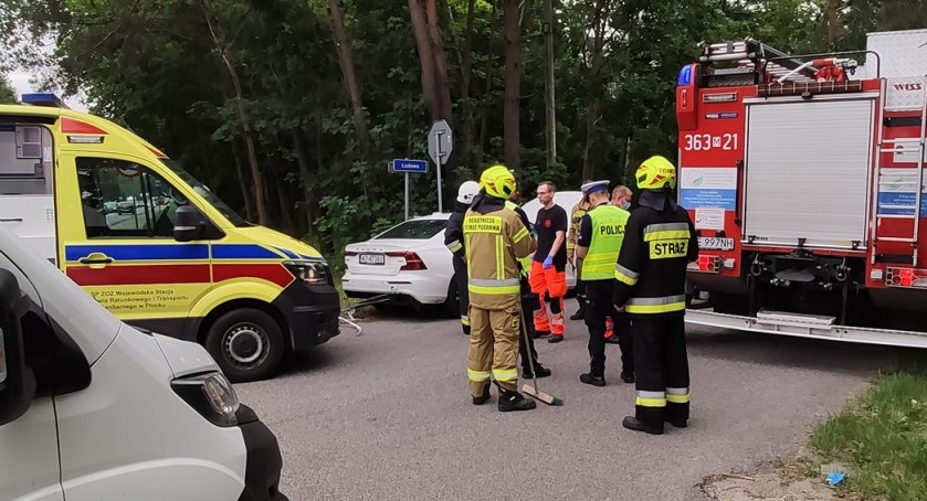 Nie zachował odległości, trafił do szpitala. Wypadek w Cekanowie