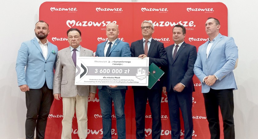 Samorząd województwa dofinansował lokalne inwestycje - w tym ulicę Łukasiewicza w Płocku