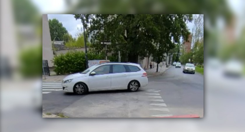 Na Misjonarskiej kierowcy jeżdżą pod prąd? [FILM] Czytelnicy obawiają się o bezpieczeństwo dzieci, które od 1 września idą do szkoły...