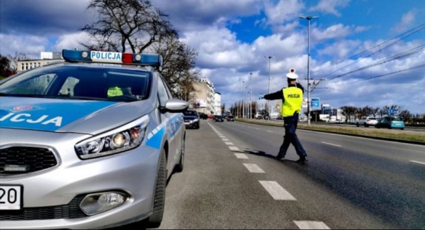 Pijany motocyklista holował drugiego motocyklistę. Źle to się skończyło