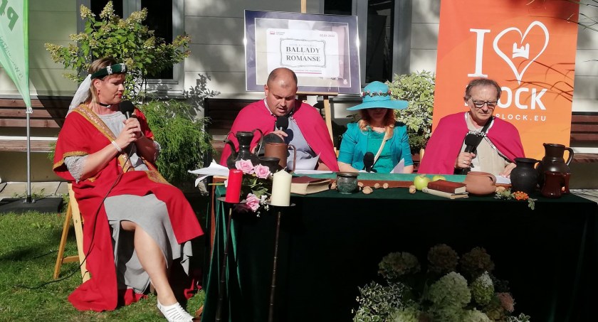 Namiętność i zbrodnie... To działo się dziś w ogrodach Książnicy Płockiej [FOTO]