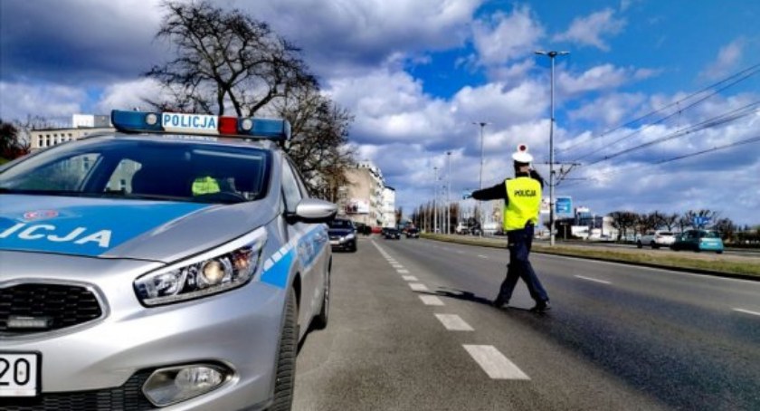 Śpiąca królewna i 10 pijanych kierowców. Ostry weekend na podwójnym gazie 