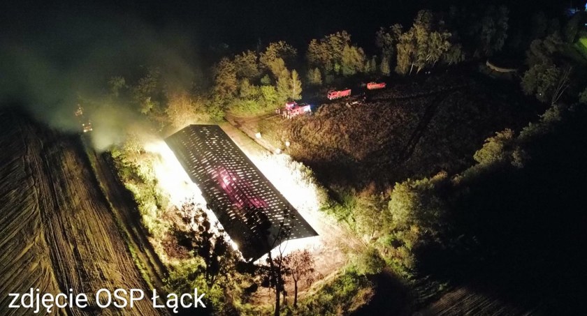 12-latek podpalił wiatę ze słomą... Strażacy blisko dobę gasili ogień 