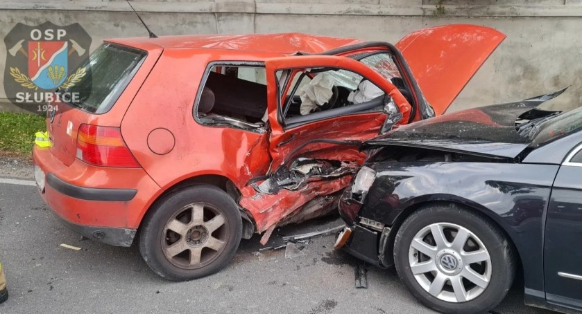 Nie zauważył vw passata. Groźne zdarzenie w Studzieńcu [FOTO]