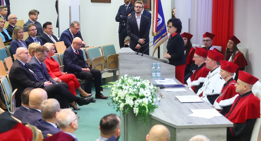 Akademia Mazowiecka zainaugurowała rok akademicki  [ZDJĘCIA]