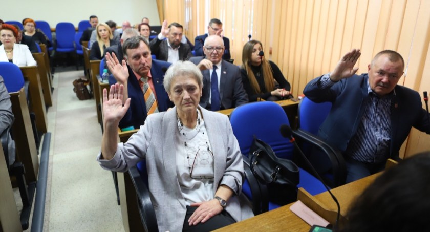 CPK. Radni powiatu płockiego powiedzieli „nie”. Jest uchwała w sprawie proponowanych wariantów linii kolejowych