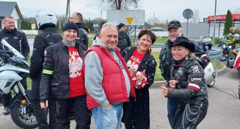 Motocyklowa parada z okazji Święta Niepodległości. Patriotyczny nastrój i moc! [FOTO] 