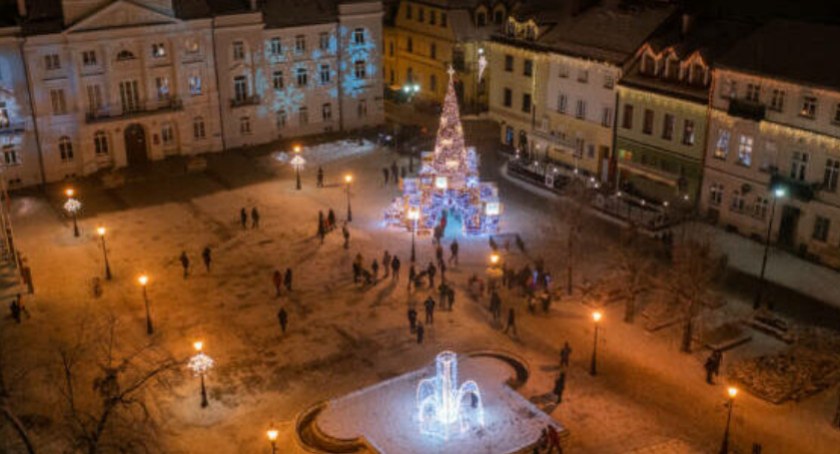 Iluminacje świąteczne będą, ale tym razem skromniejsze...