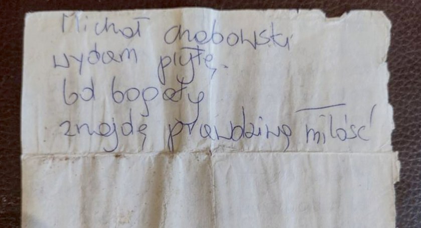 Niezwykłe znalezisko na plaży płockiej Sobótki. List w butelce