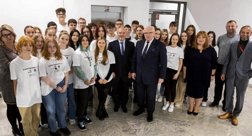 Lekcja chemii w praktyce. Małachowiacy w Centrum Badawczo-Rozwojowym ORLENU