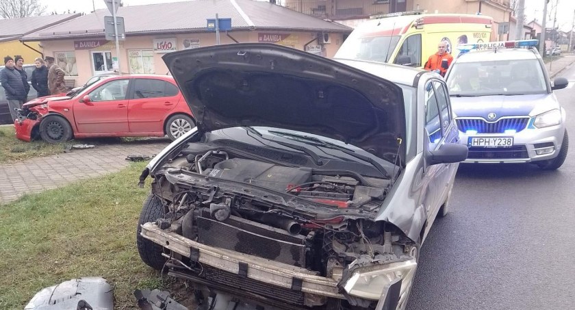 Wypadek w Staroźrebach. Jedna osoba poszkodowana [FOTO] 
