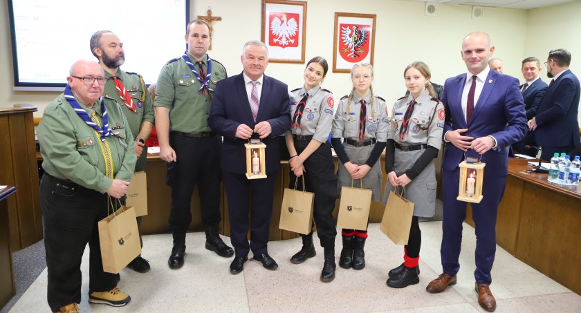 Rada Powiatu uchwaliła rekordowy budżet! Rok 2023 pod znakiem inwestycji drogowych
