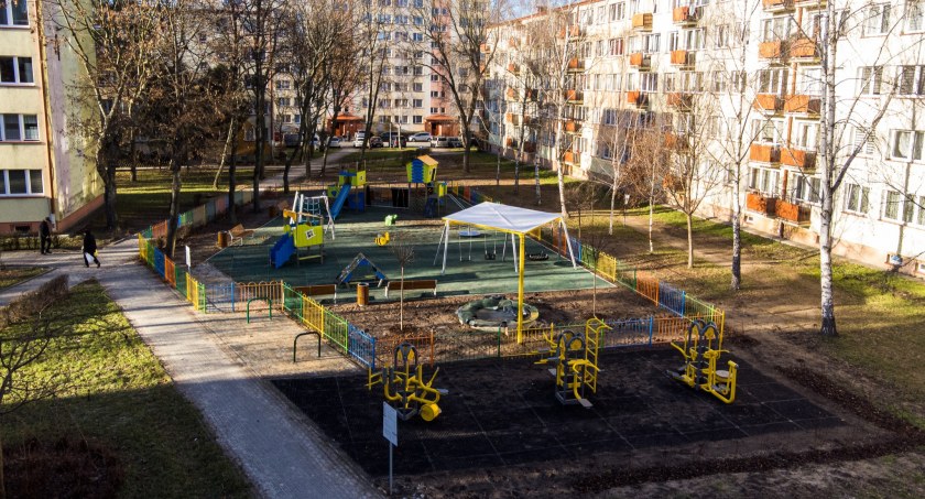 Plac zabaw przy ul. Gawareckiego gotowy. Warto skorzystać z dobrej pogody