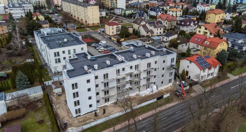 Budowa bloku przy ul. Polnej 25. Kiedy koniec prac?