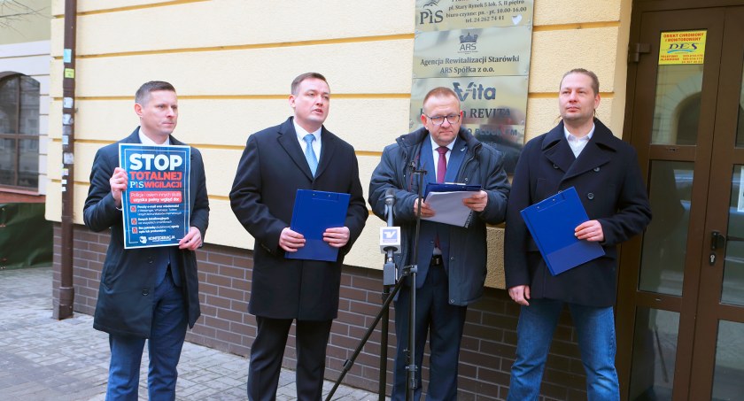 Konfederacja apeluje do PiS-u. Chodzi o kontrowersyjną ustawę
