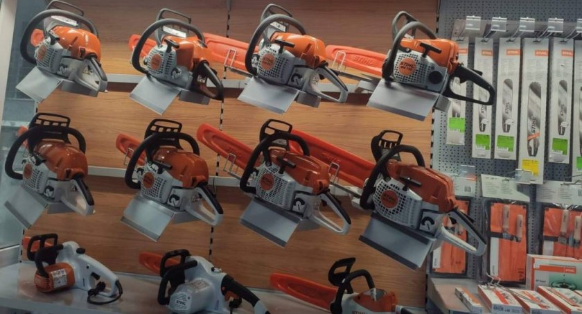 Skok na sklep w Łącku! Prośba o pomoc w odzyskaniu skradzionych pilarek o wartości 60 tys. zł