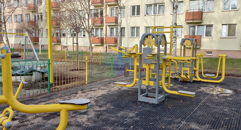 Usterki na placu zabaw przy ul. Gawareckiego 3 zostaną usunięte