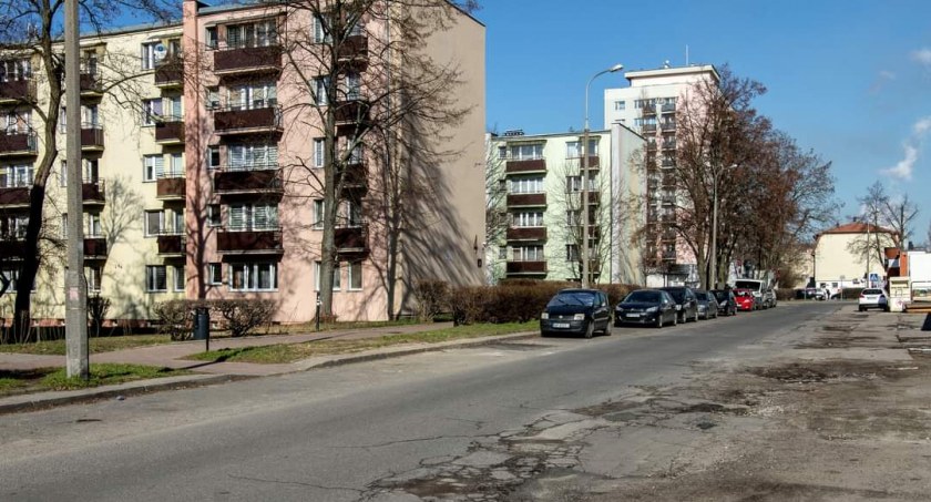 Ulica Na Skarpie. Najpierw przetarg, potem remont