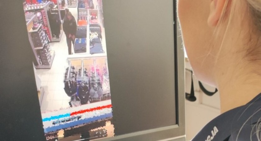 Zniszczone bo zMOCZone. Klient pomylił sklep z toaletą? 