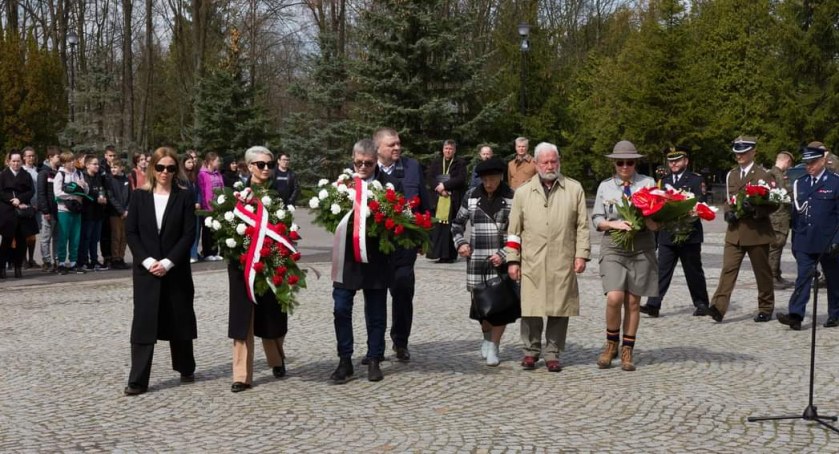 Płocczanie upamiętnili ofiary zbrodni katyńskiej