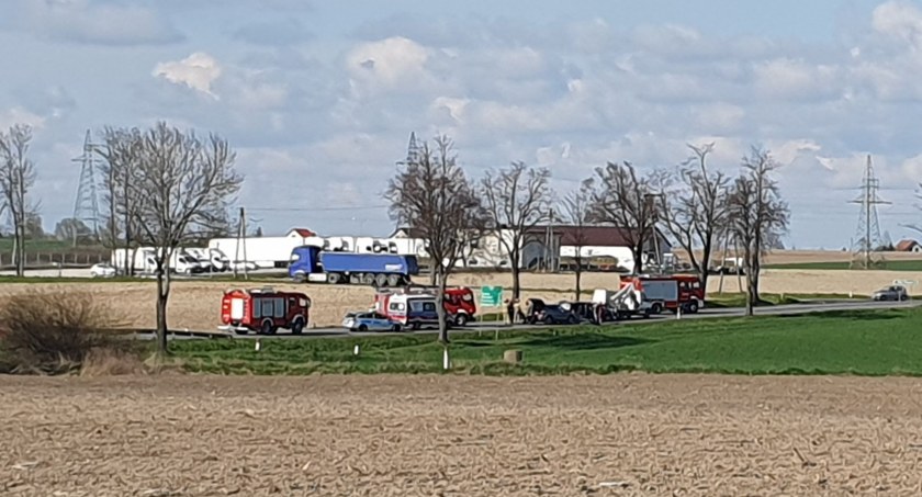 Do godz. 18.00 ruch wahadłowy na DK-60 w Trzepowie. Zderzenie 4 samochodów [FOTO]